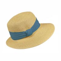Καπέλο γυναικείο ψάθινο καλοκαιρινό με ασύμμετρο γείσο και θαλασσί κορδέλα